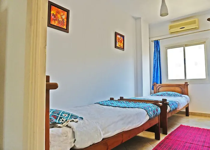 Villages Road Apartment *